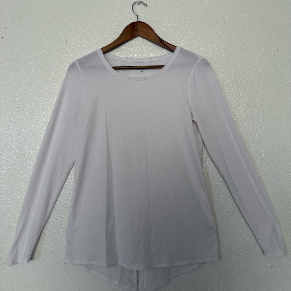Athleta Soft White Long Sleeve Top size XS Women’s